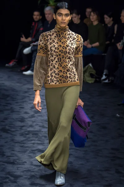 Look 22
